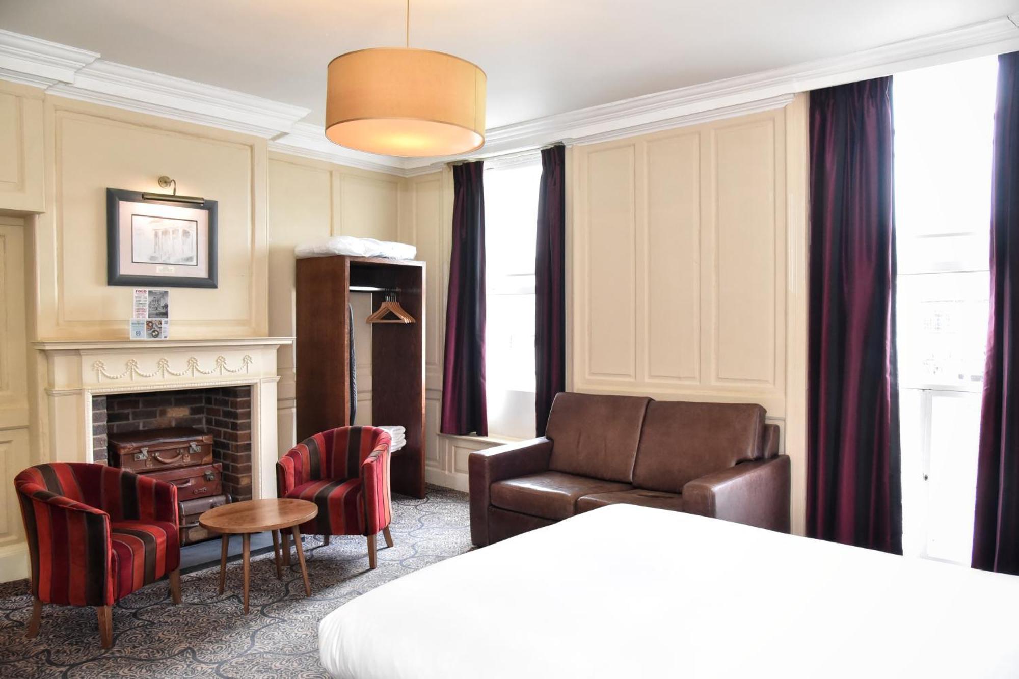 The Castle Hotel Wetherspoon Ruthin Eksteriør billede