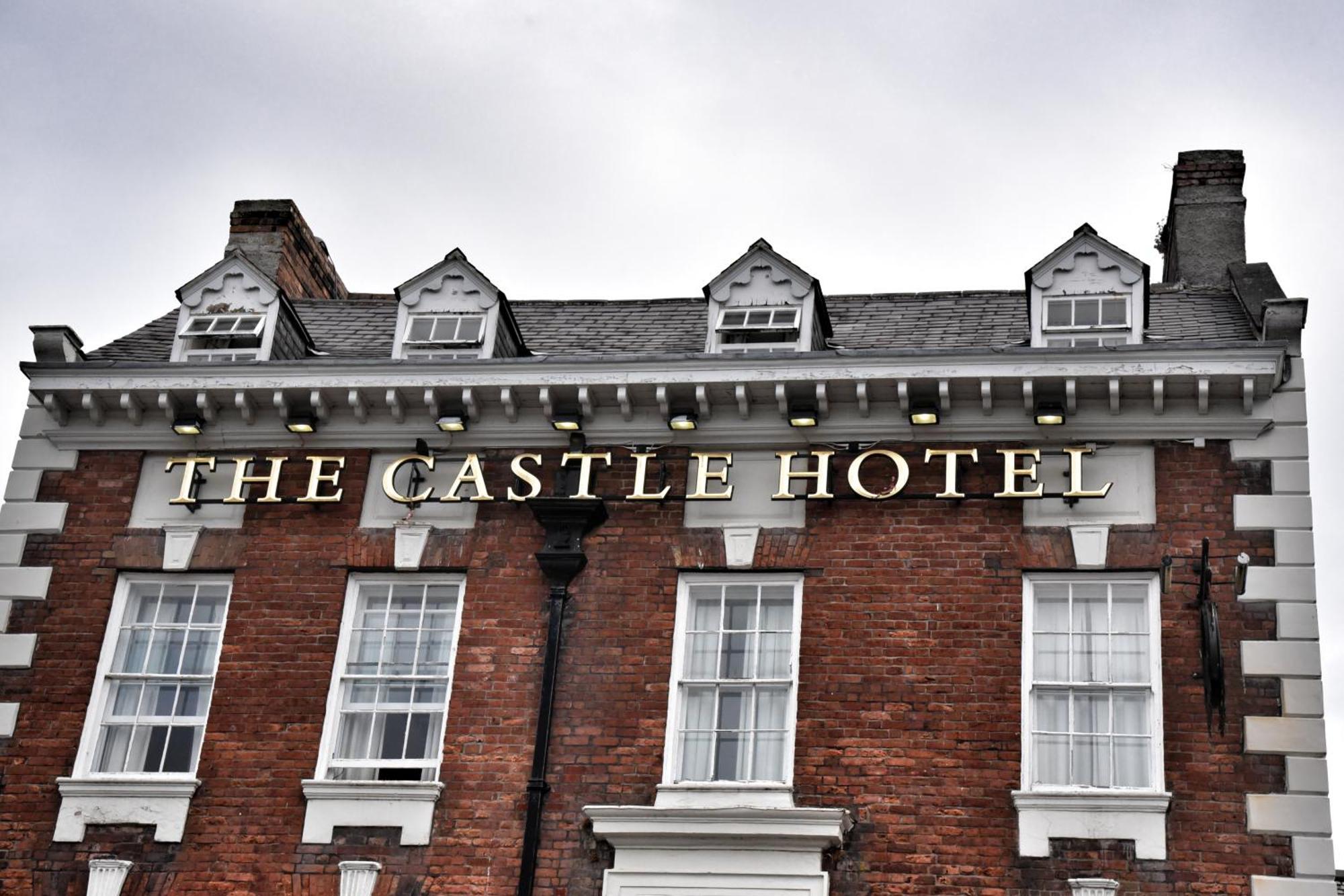 The Castle Hotel Wetherspoon Ruthin Eksteriør billede