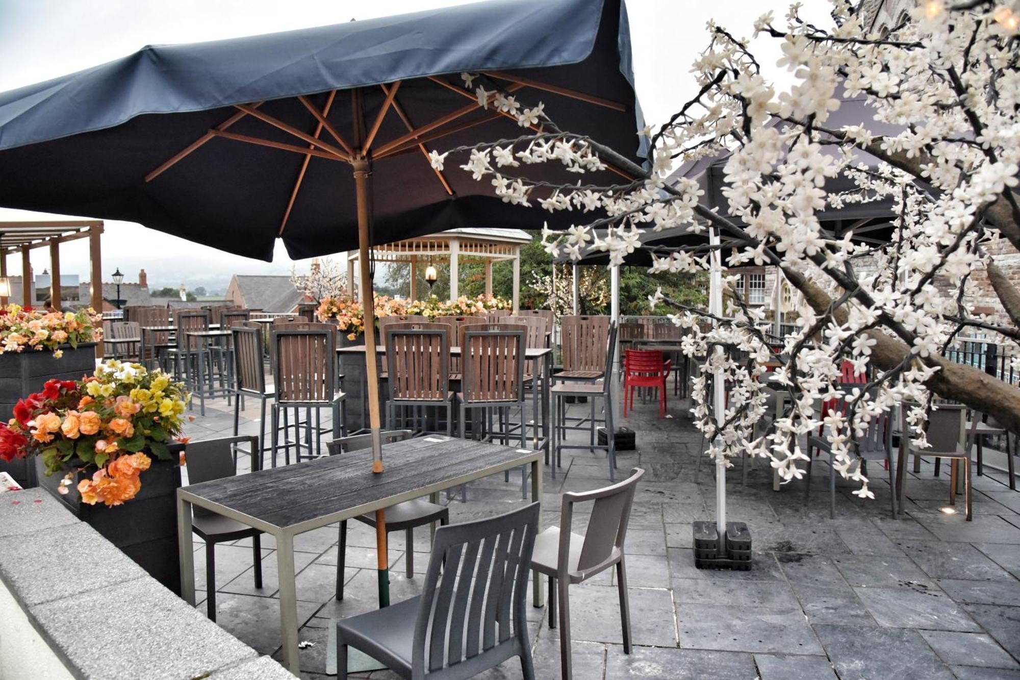 The Castle Hotel Wetherspoon Ruthin Eksteriør billede