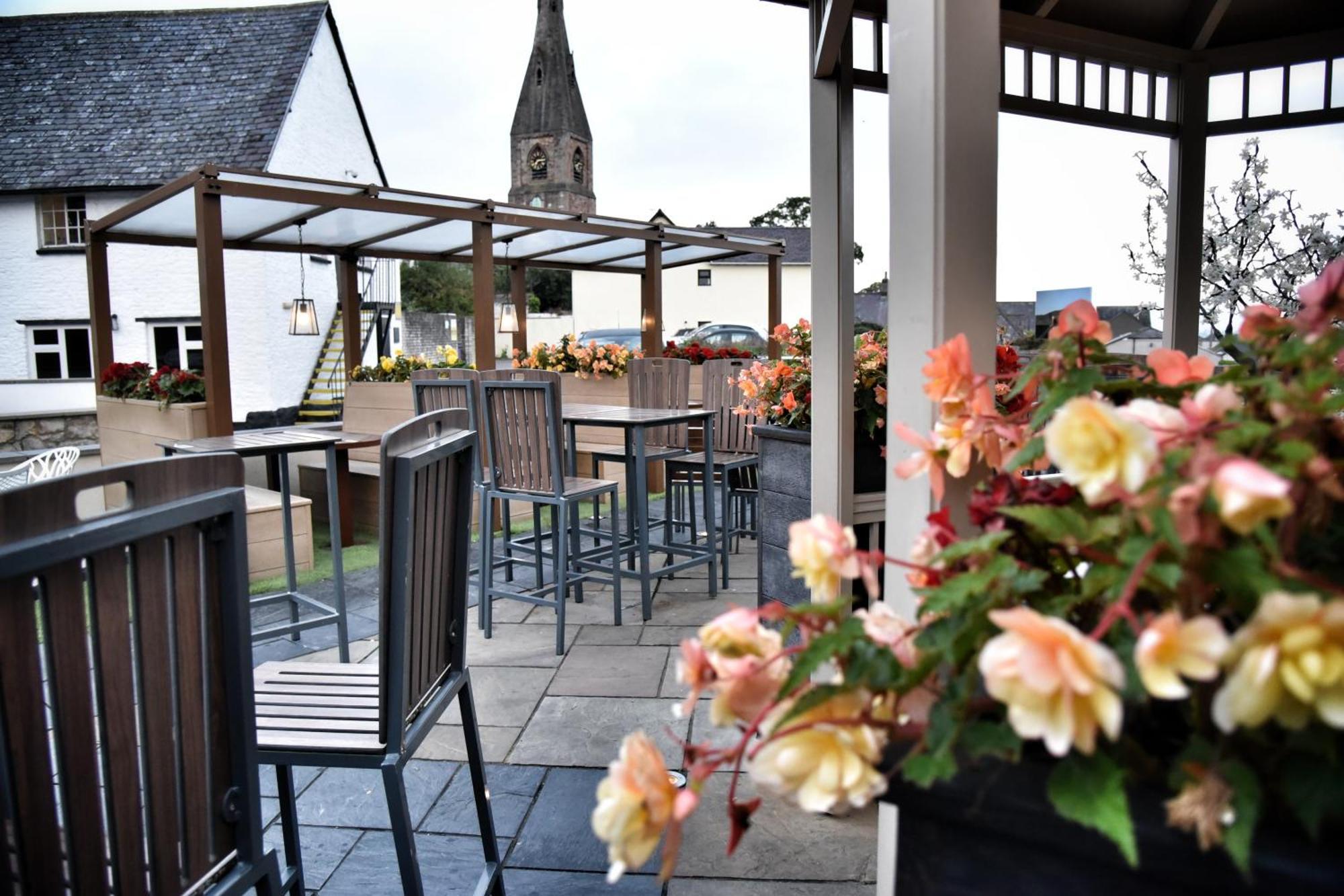 The Castle Hotel Wetherspoon Ruthin Eksteriør billede