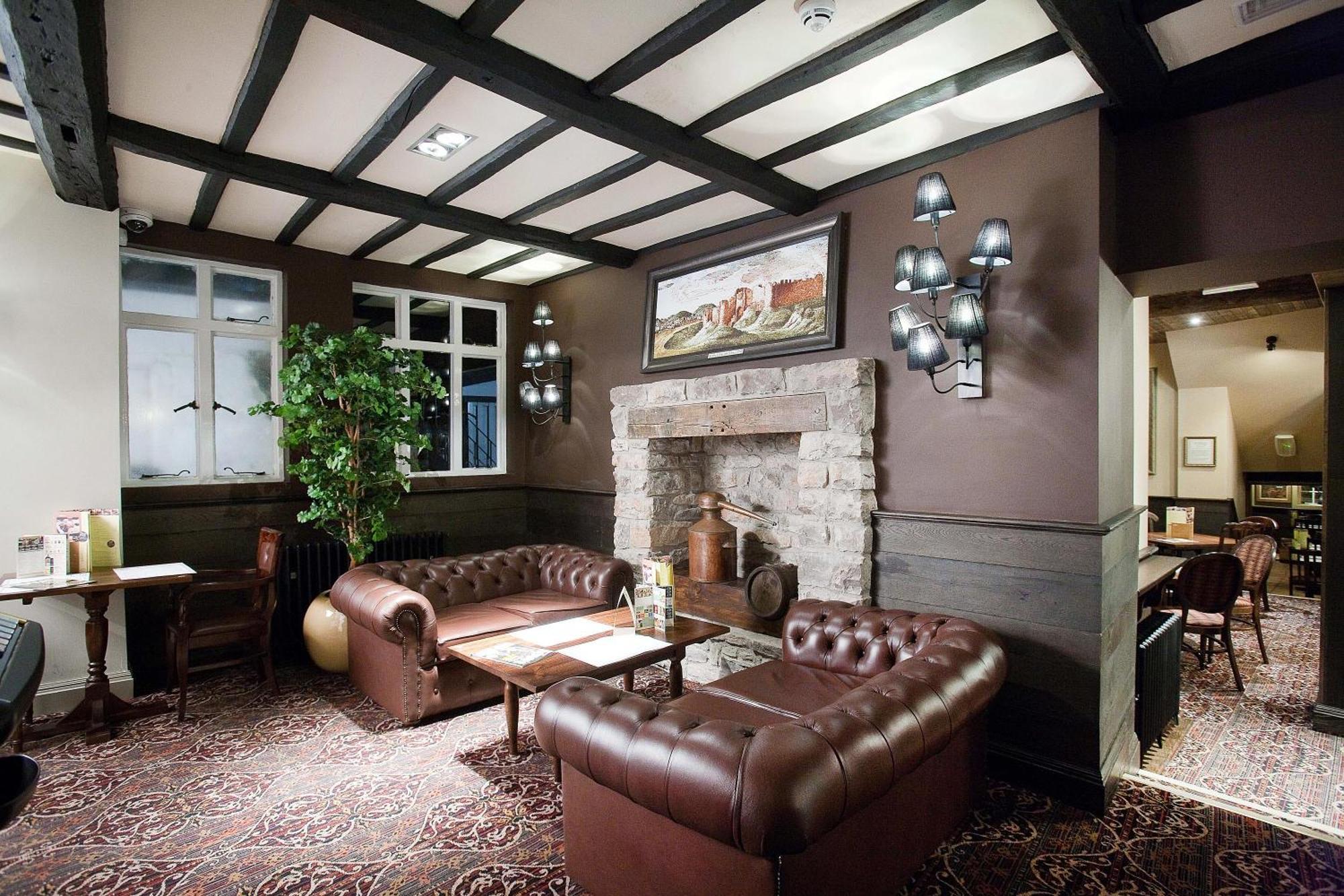 The Castle Hotel Wetherspoon Ruthin Eksteriør billede