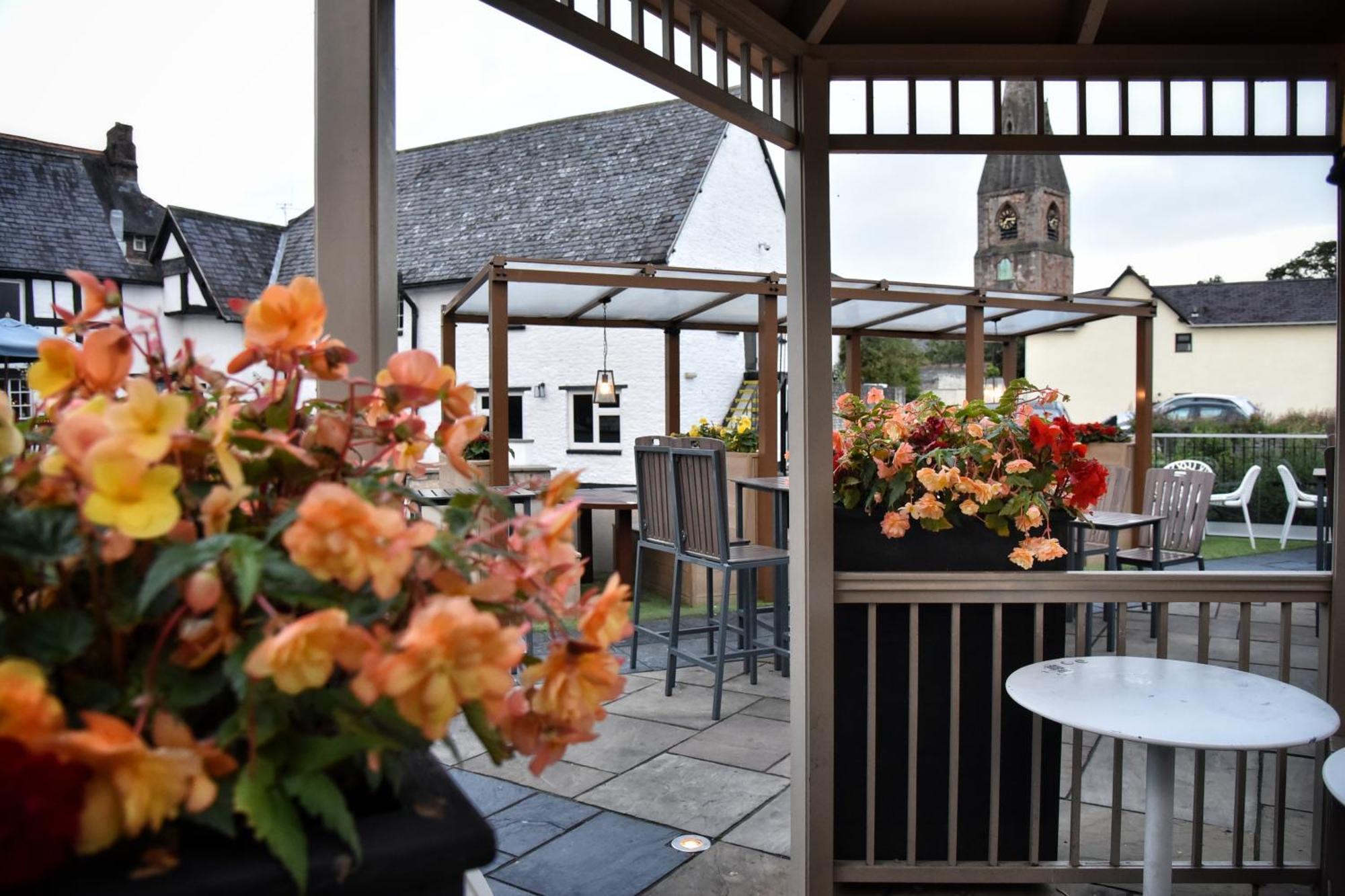 The Castle Hotel Wetherspoon Ruthin Eksteriør billede