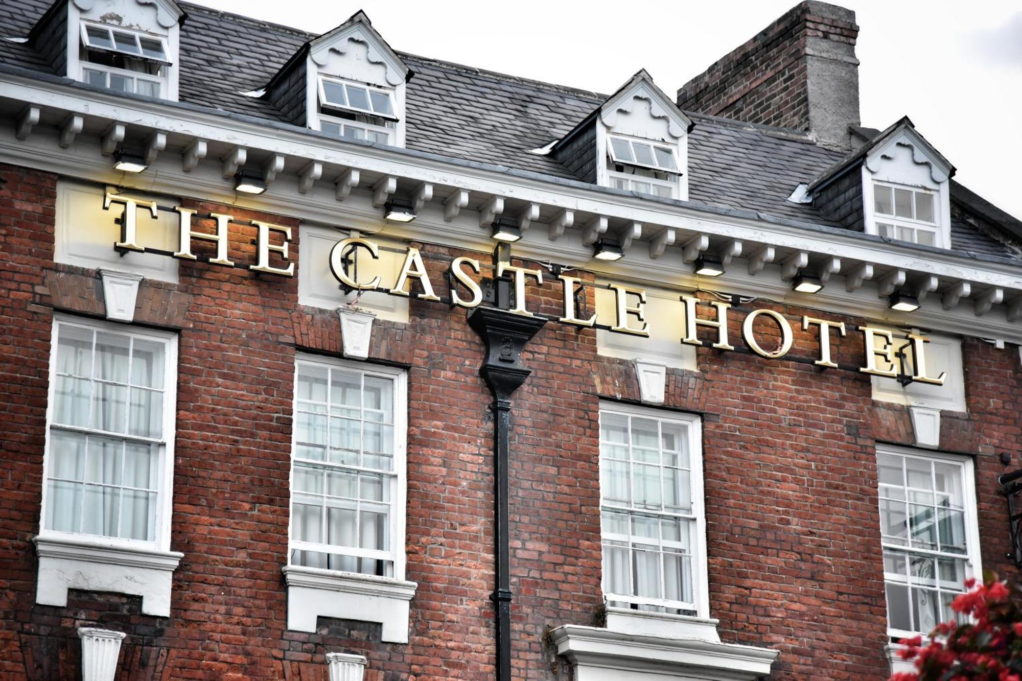 The Castle Hotel Wetherspoon Ruthin Eksteriør billede