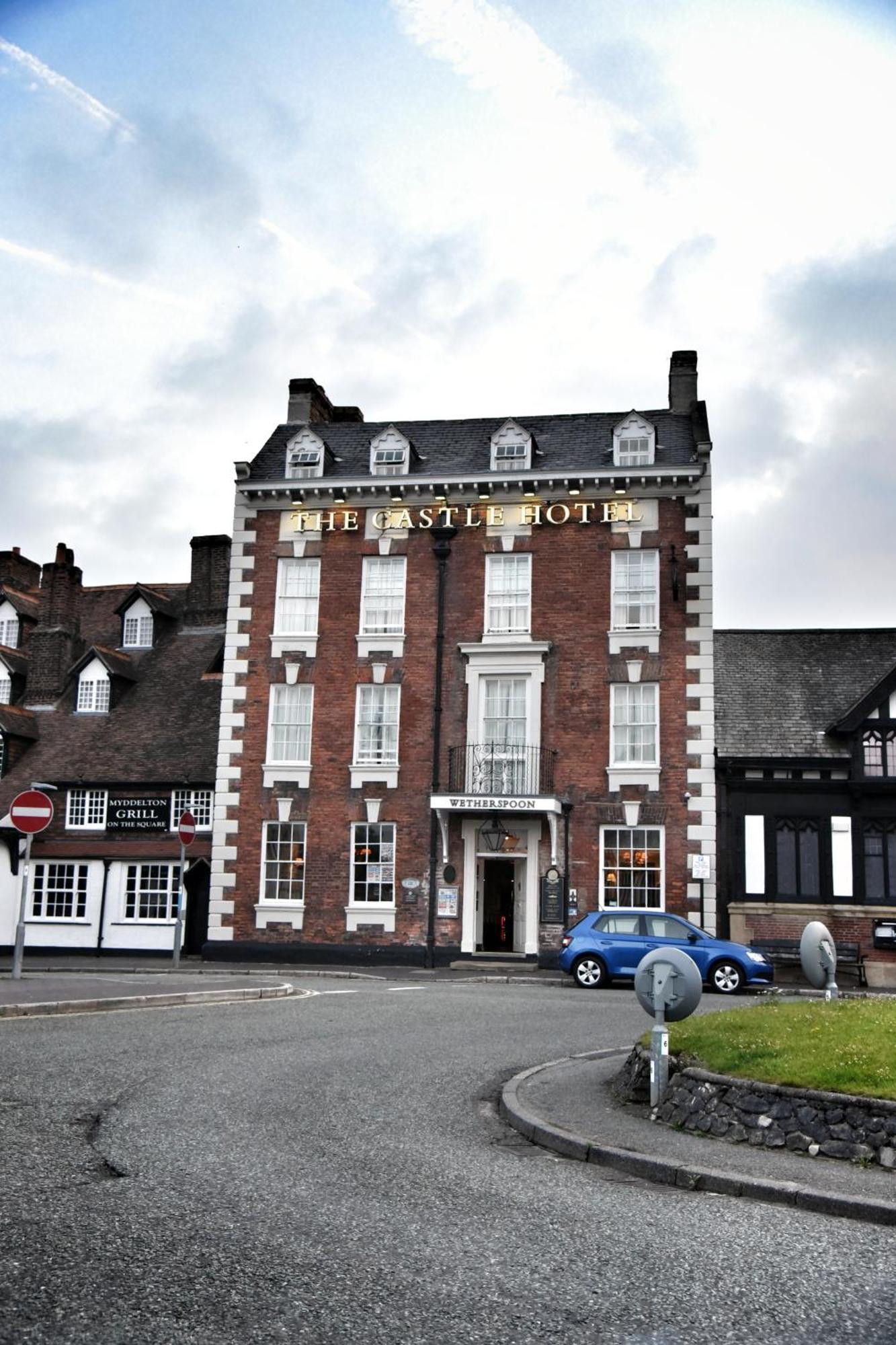 The Castle Hotel Wetherspoon Ruthin Eksteriør billede