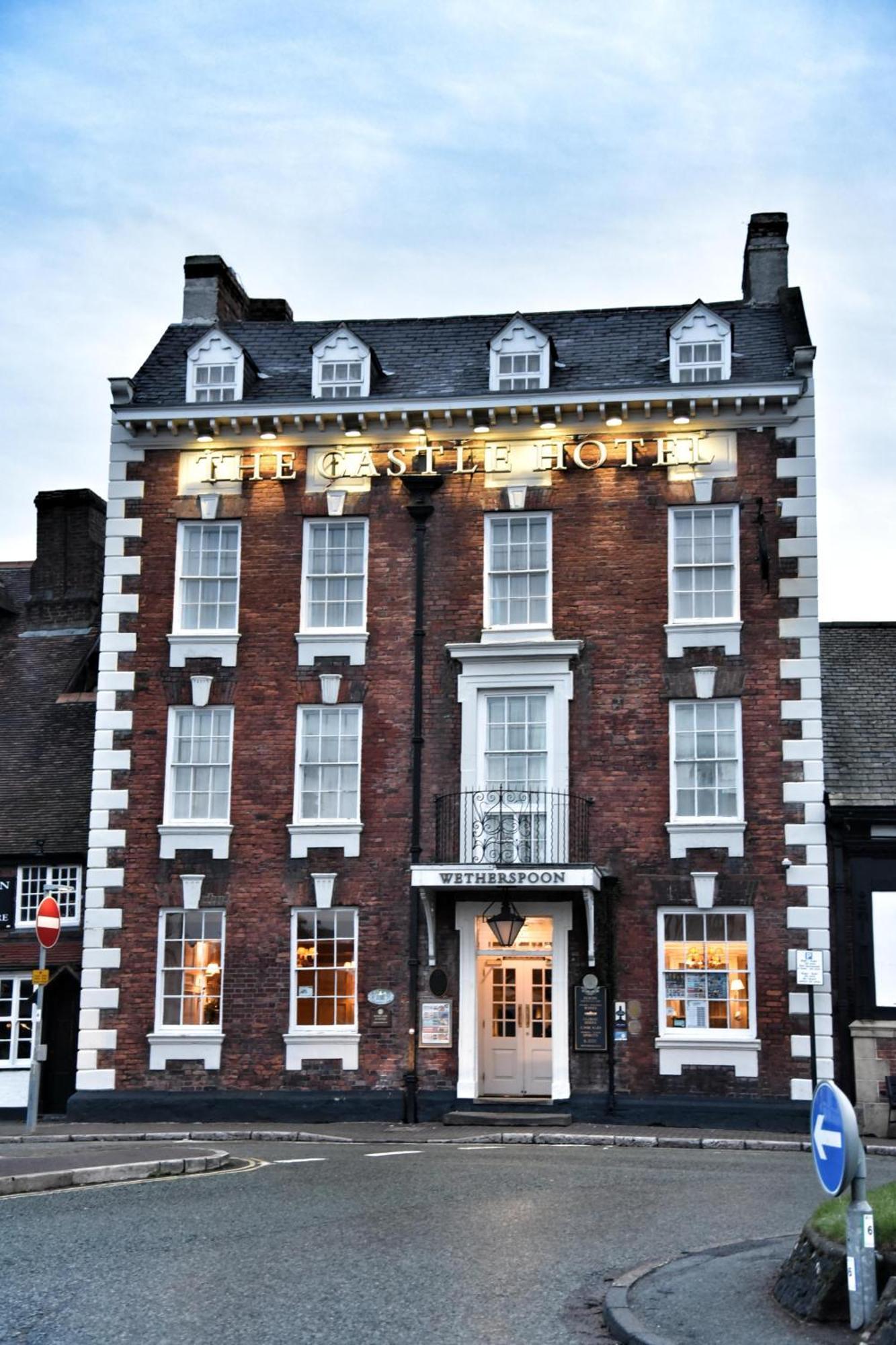 The Castle Hotel Wetherspoon Ruthin Eksteriør billede