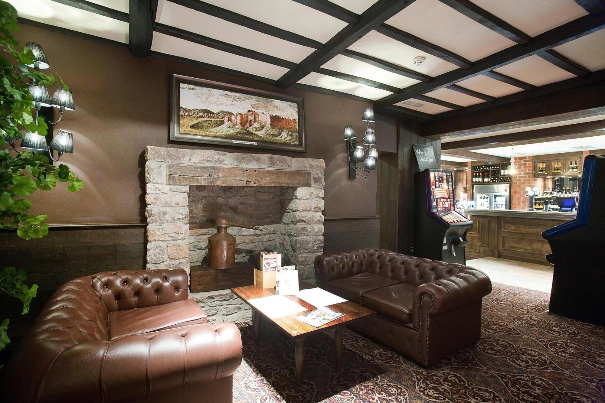 The Castle Hotel Wetherspoon Ruthin Eksteriør billede