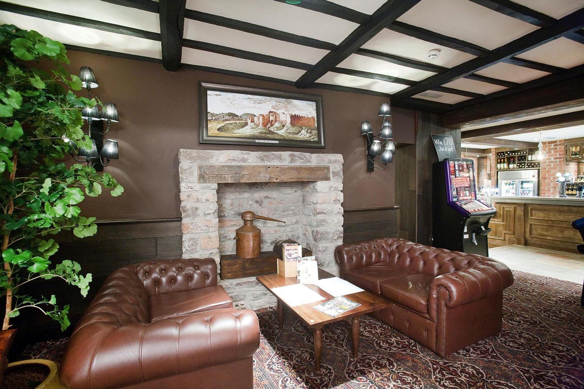 The Castle Hotel Wetherspoon Ruthin Eksteriør billede