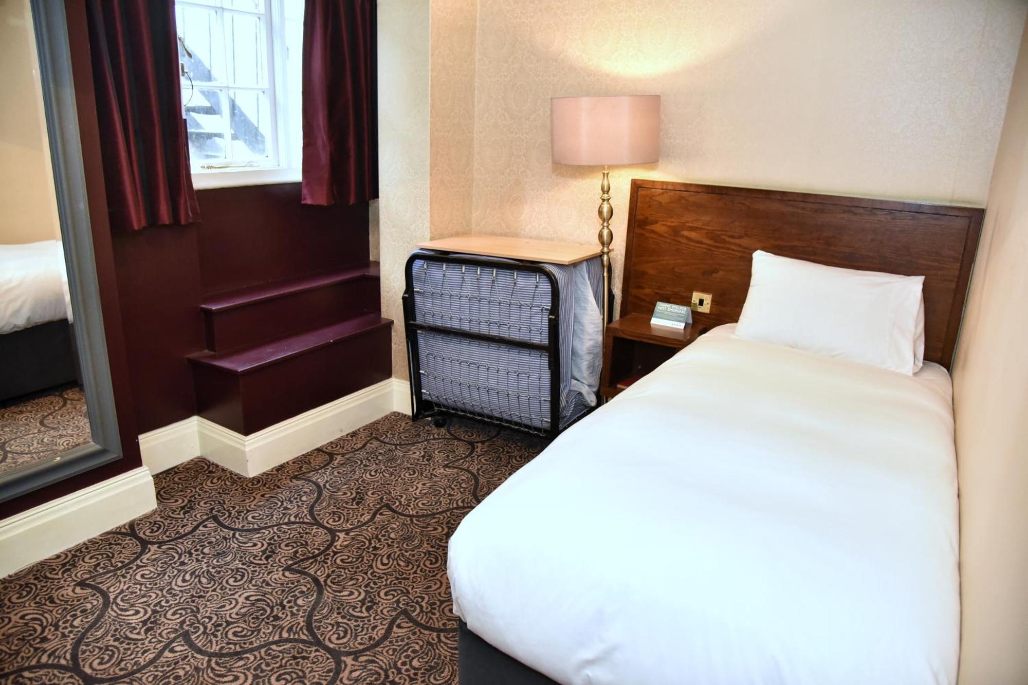 The Castle Hotel Wetherspoon Ruthin Eksteriør billede